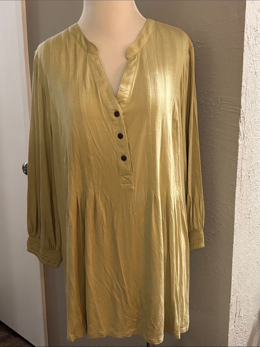 Wonderly Sage Green Long-Sleeve Henley (NWT)